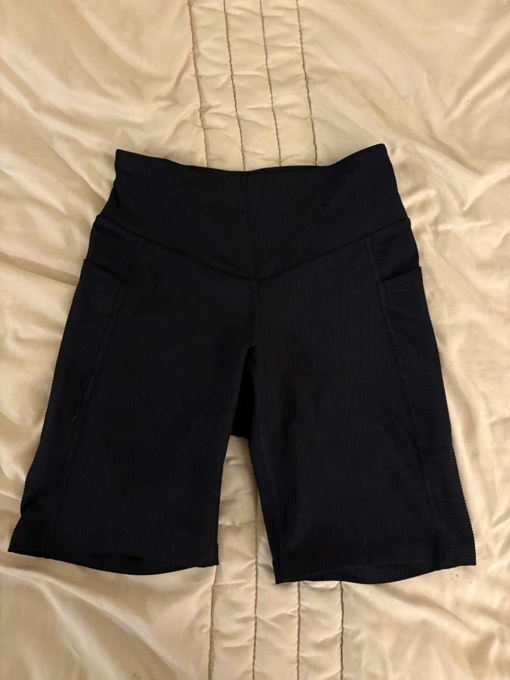 Old Navy Women's Black High-Waist Ribbed Biker Shorts 8”